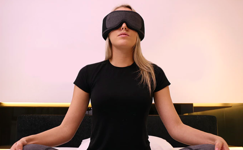 The Silentmode napping mask’s immersive, high-end wireless audio allows users to experience customized relaxation training through its “Nap-iness” algorithm.